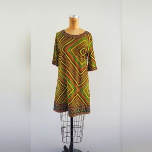 BCBG MaxAzria Petite dress, knee length, size M Petite, grafic colorful